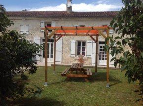 Hotels in Varaize